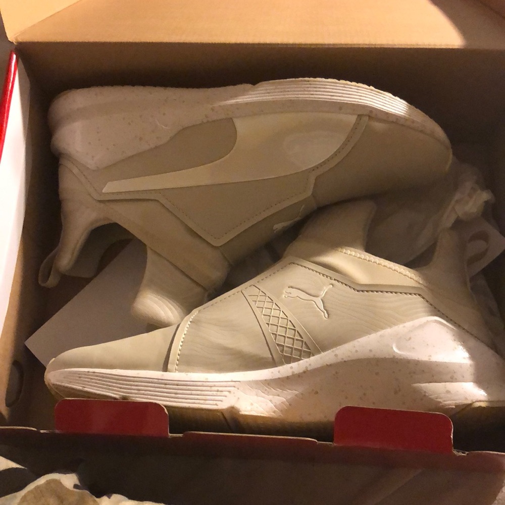 Kylie Jenner pumas